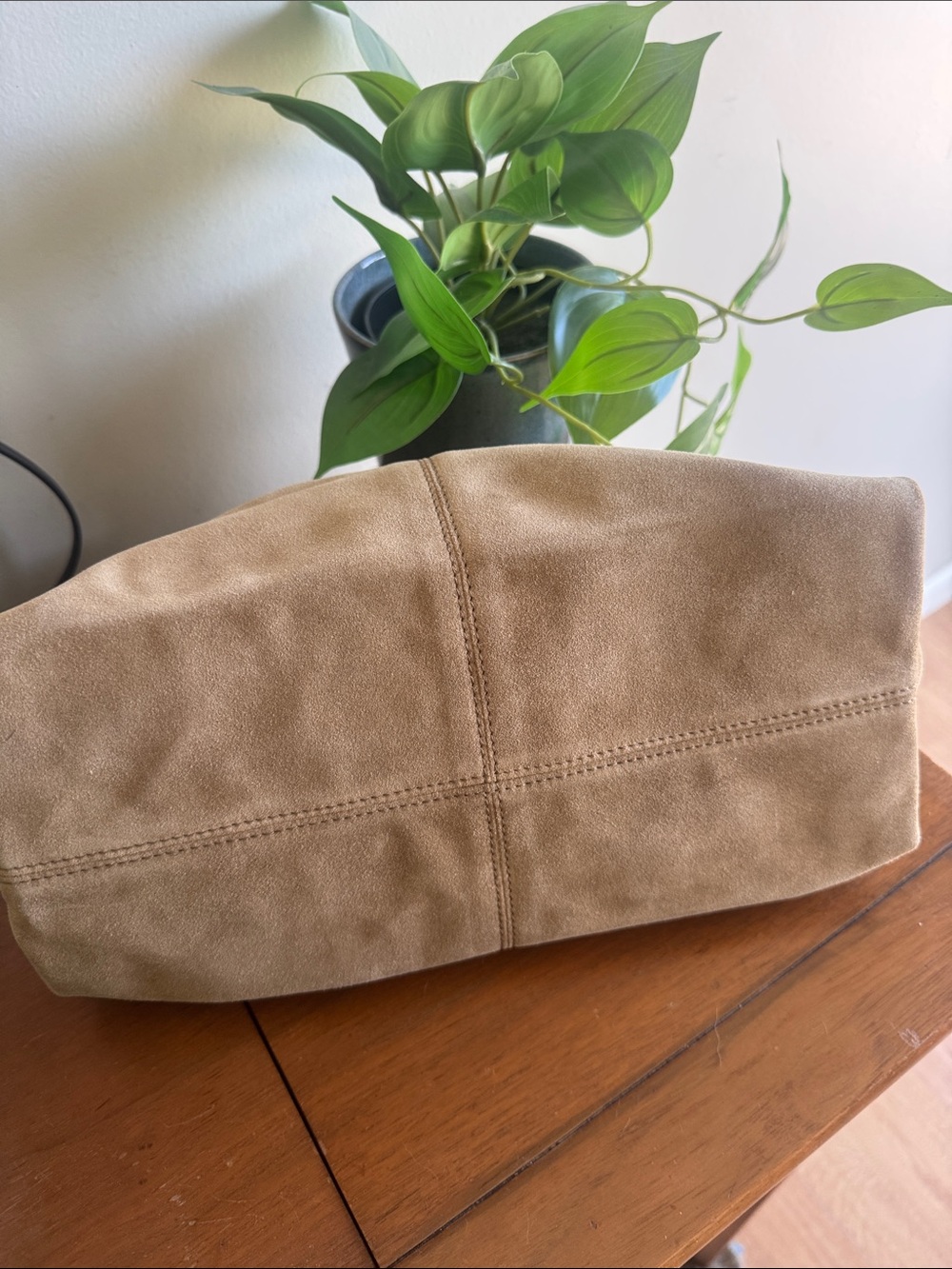 Flattered Tan Suede Clutch - Picture 3 of 7